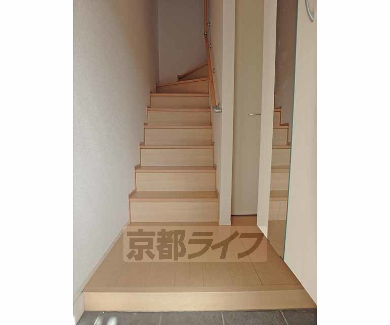 その他部屋・スペース　玄関ホールと階段です。