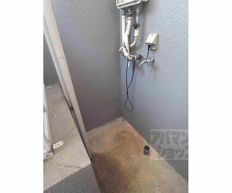 バルコニー　洗濯機置場