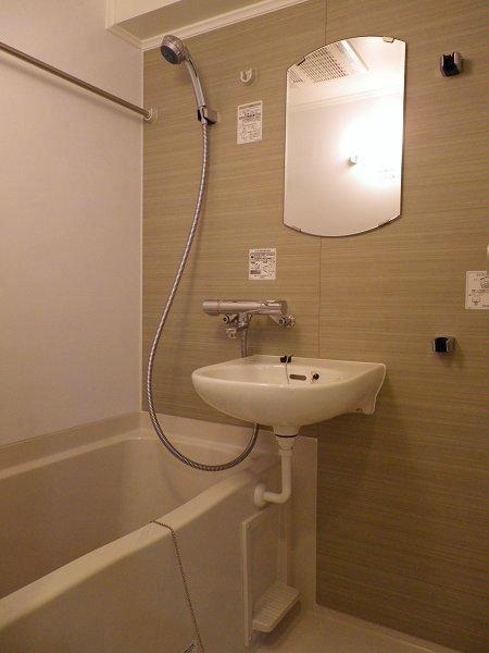 バス・シャワールーム　バス・トイレ別です