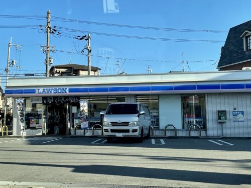 コンビニ　ローソン 八尾楠根町店（コンビニ）まで451m