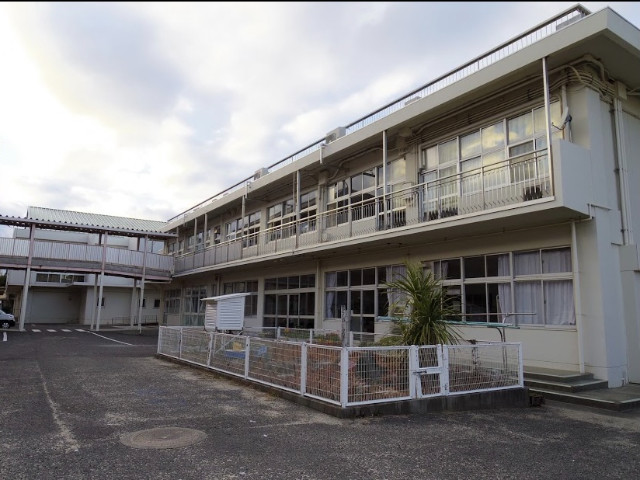 中学校　徳島市立城西中学校（中学校）まで951m