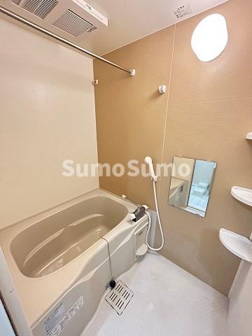 バス・シャワールーム　コンパクトで使いやすいお風呂です