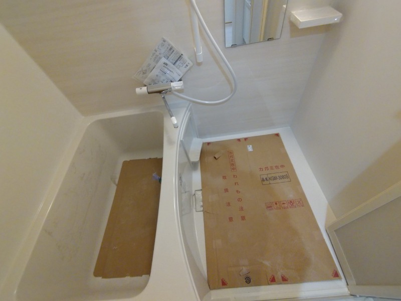 バス・シャワールーム　お風呂です。ゆっくりお風呂につかるのも体に良いですね