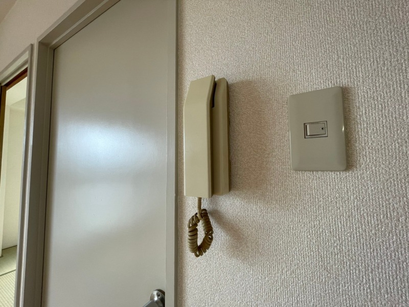 セキュリティ　来客時にはこれで受け答えが出来るので安心です。