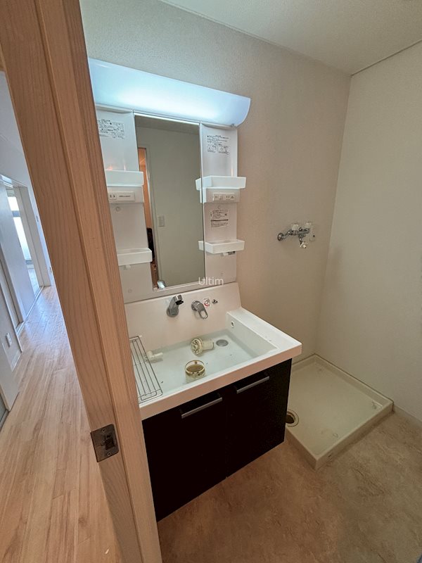 洗面設備　別部屋のお写真です。ご参考までに！