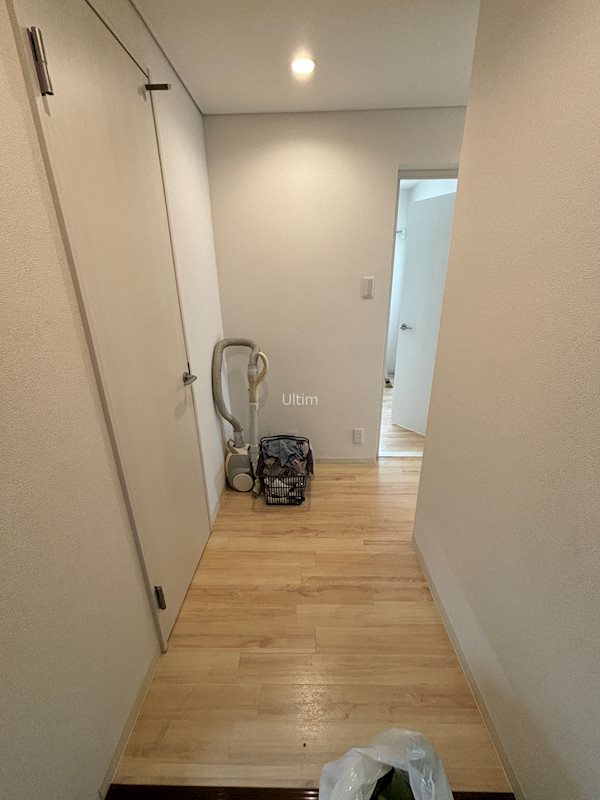 玄関　別部屋のお写真です。ご参考までに！