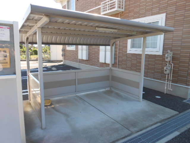 駐車場　駐輪場（共用）完備