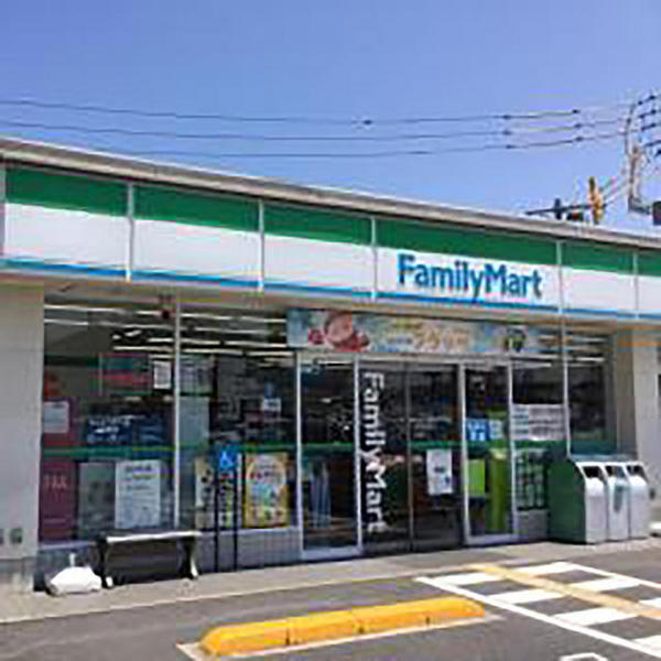 コンビニ　ファミリーマート鳥取吉成店（コンビニ）まで670m