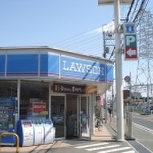 コンビニ　ローソン　東新町店（コンビニ）まで230m