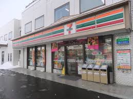 コンビニ　セブンイレブン札幌北6条店（コンビニ）まで382m