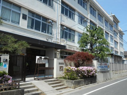 中学校　大田区立大森第七中学校（中学校）まで1215m