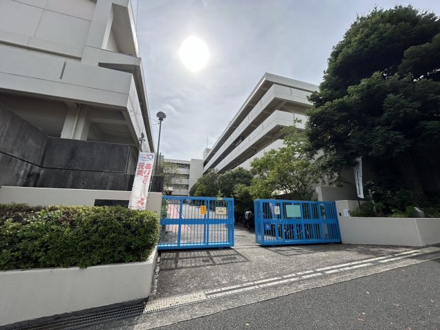 小学校　吹田市立片山小学校（小学校）まで911m