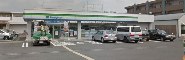 コンビニ　ファミリーマート（コンビニ）まで732m