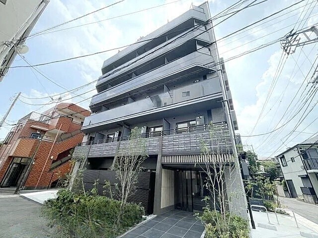 建物外観　オートロック完備
