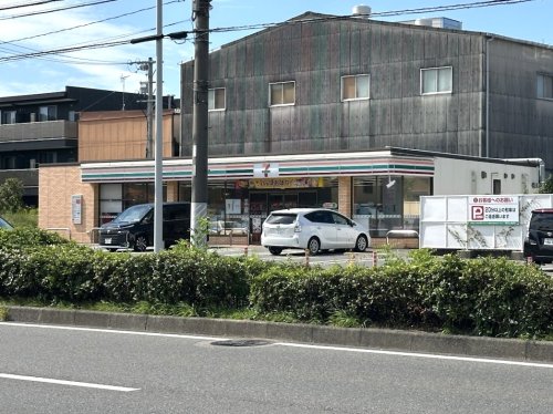 コンビニ　セブンイレブン名古屋浦里5丁目店（コンビニ）まで358m