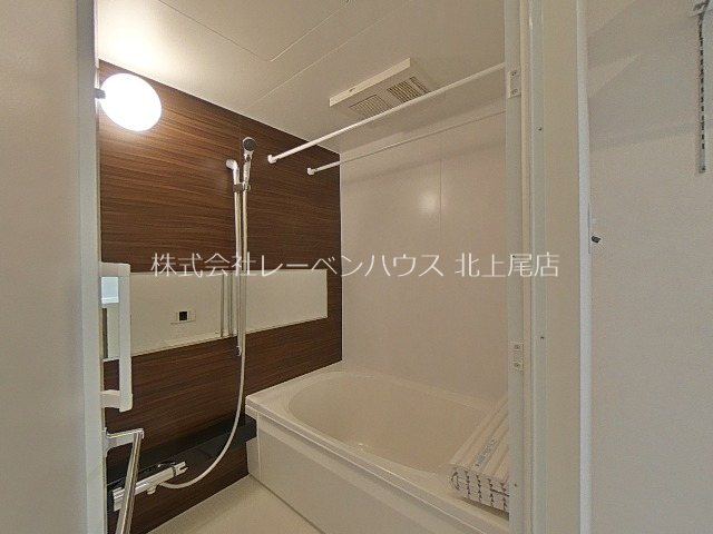 バス・シャワールーム　追い焚き付きバス