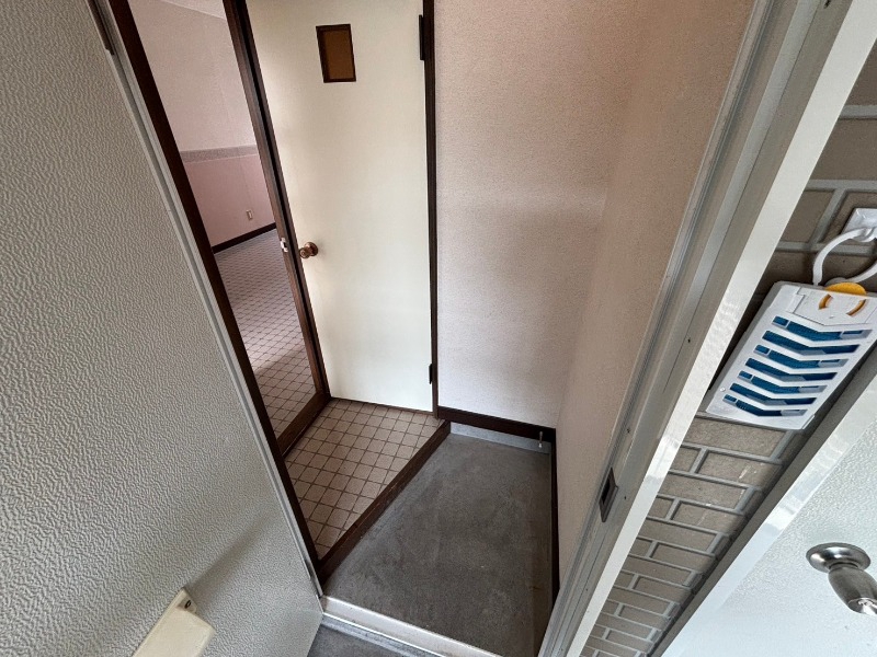 玄関　玄関の様子です。明るい印象ですね。気分もあがりそう。