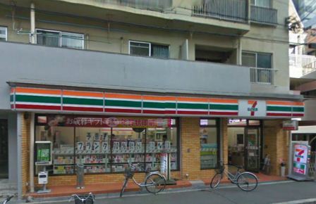 コンビニ　セブン－イレブン大阪南堀江４丁目店（コンビニ）まで387m