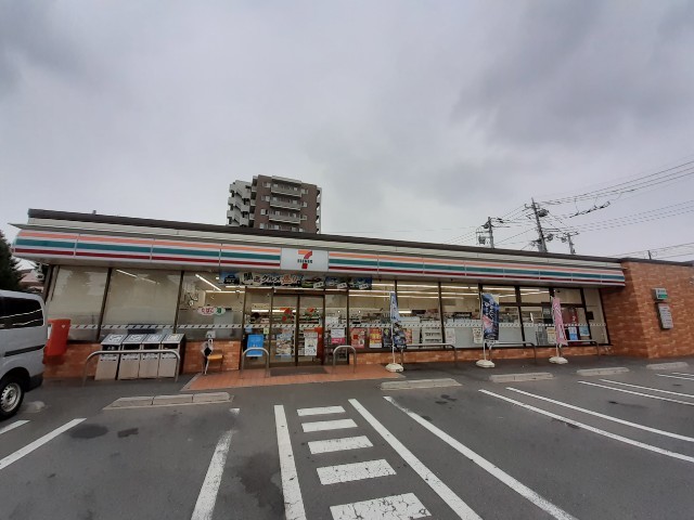 コンビニ　セブンイレブン前橋城東店（コンビニ）まで500m