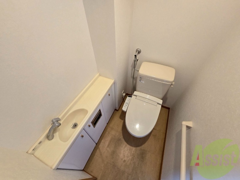 トイレ　ウォシュレット機能がついたトイレ。安心して使用できますね。