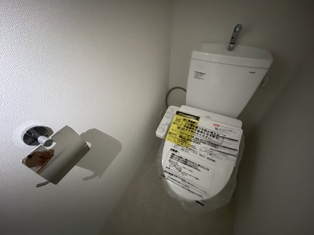 トイレ　※カラータイプは写真と異なります。