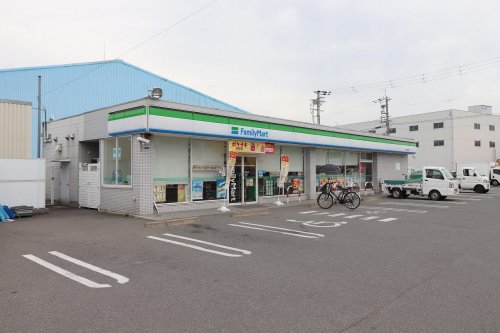 コンビニ　ファミリーマート　東大阪楠根店（コンビニ）まで662m