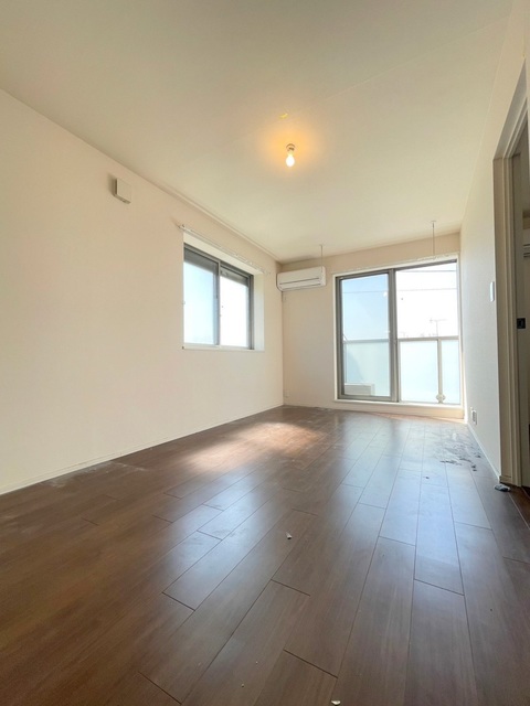 居室・リビング　★明るいフローリングの角部屋です★