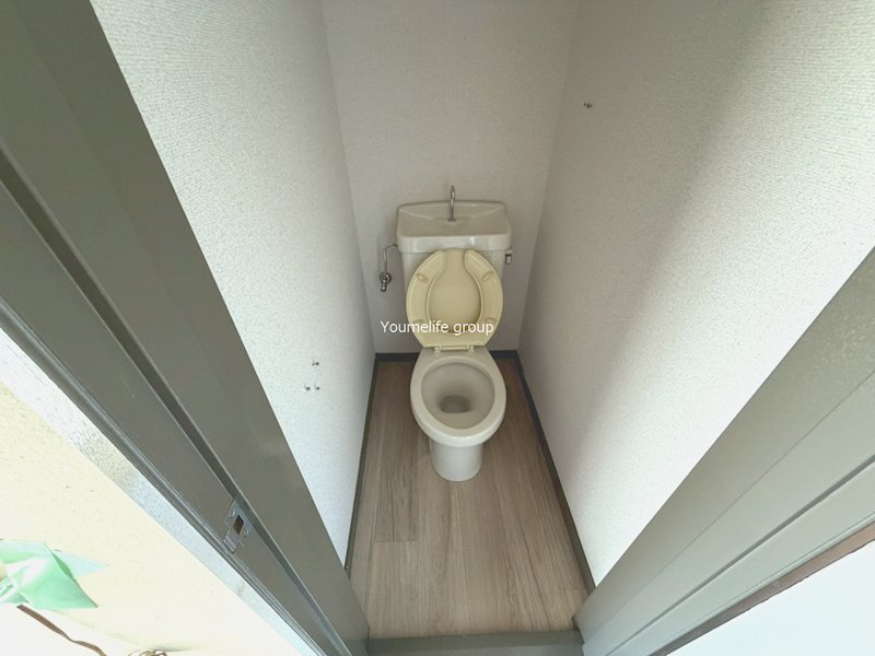 小田急江ノ島線 六会日大前駅 徒歩13分 2階建 築36年のトイレ写真
