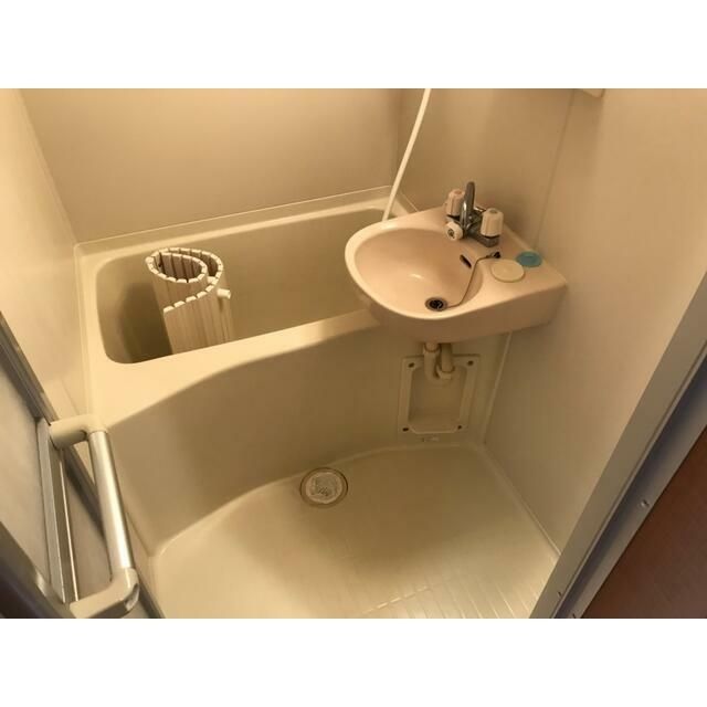 洗面設備　※同タイプ参考写真使用