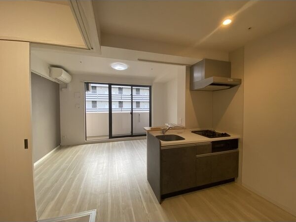 キッチン　※写真は同じマンションの違う部屋のものになります。