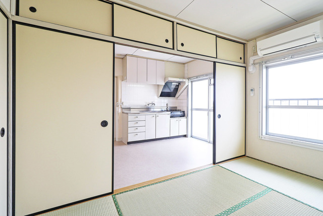 UR相生山の居間写真