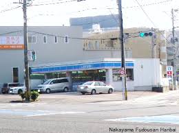コンビニ　ローソン横手2丁目店（コンビニ）まで413m
