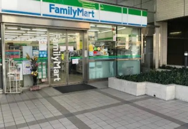コンビニ　ファミリーマート芝二丁目店（コンビニ）まで314m