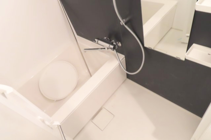 バス・シャワールーム　同物件別部屋