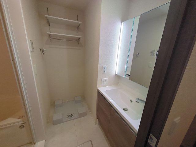 GRAMM西衣手町の内装写真
