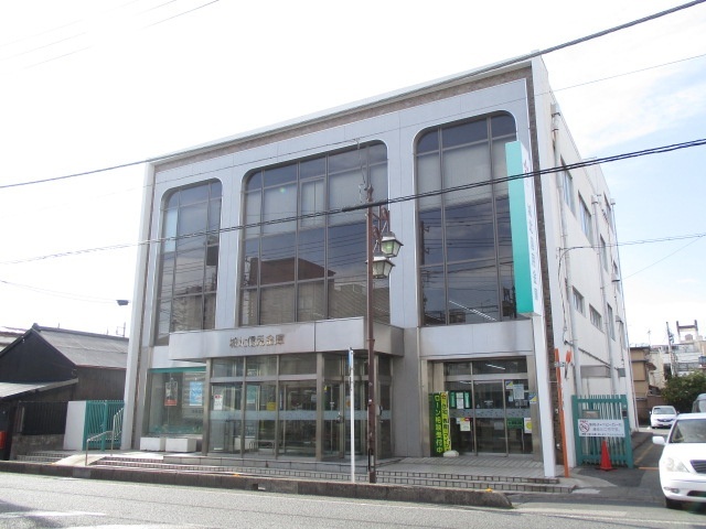 銀行　城北信用金庫谷塚支店（銀行）まで584m