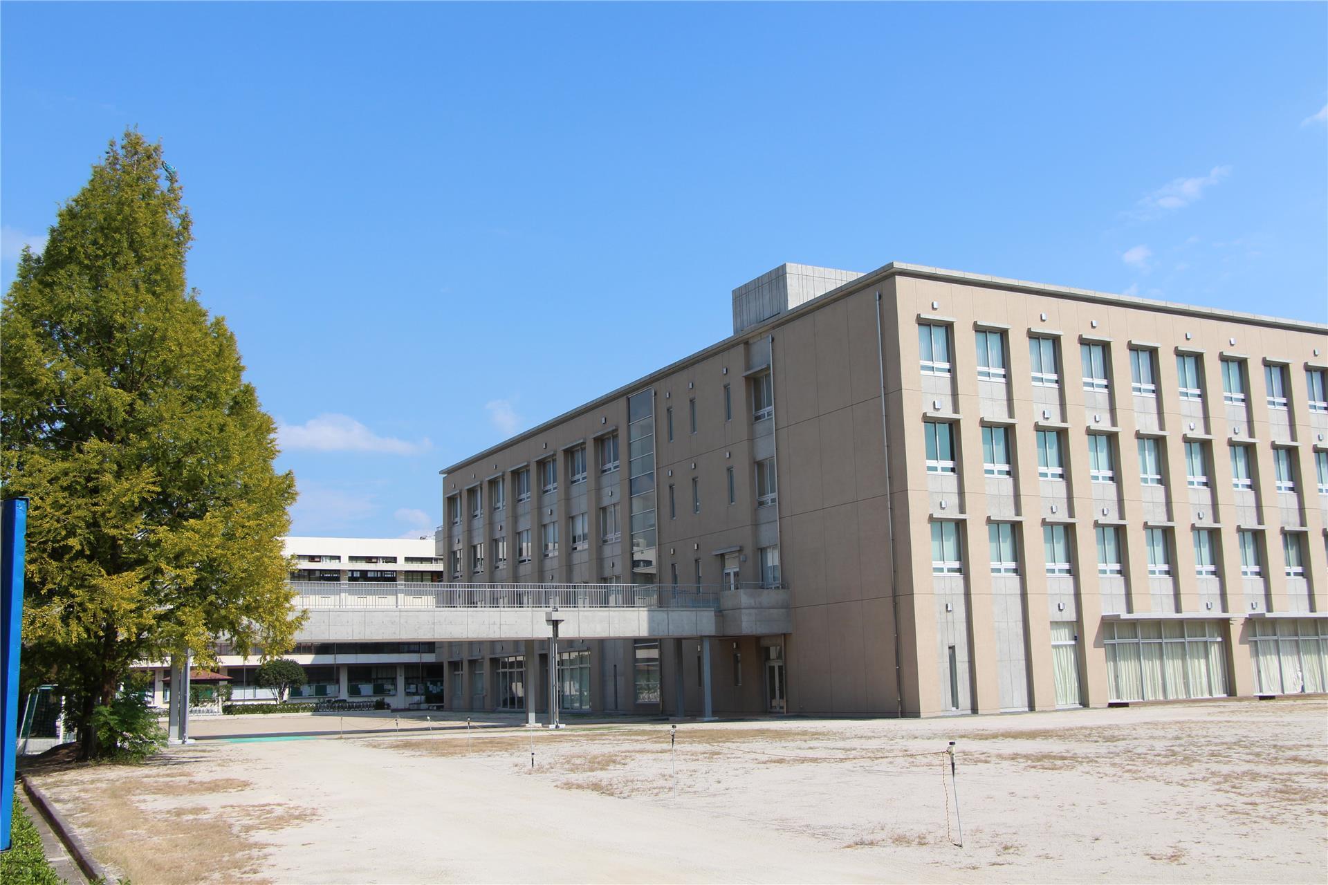 大学・短大　西九州大学 佐賀キャンパス（大学・短大）まで650m
