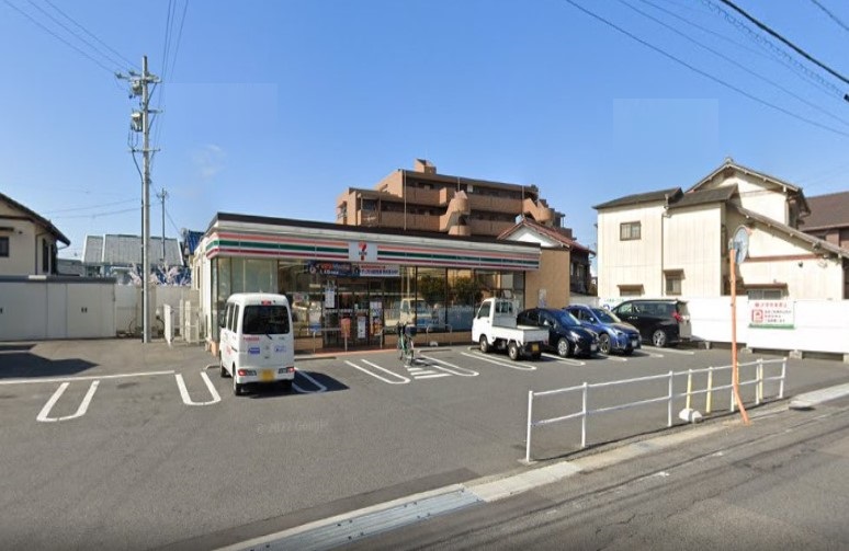 コンビニ　セブンイレブン 尾張旭緑町店（コンビニ）まで332m