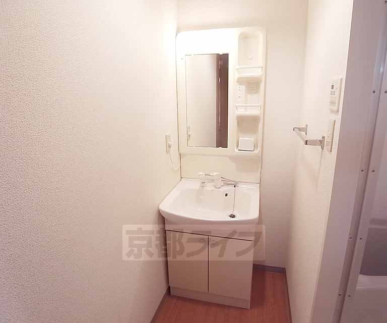 洗面設備　シャンプードレッサー付きで朝の忙しい時間を短縮！