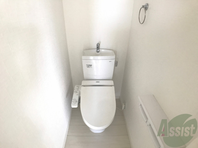 トイレ　ウォシュレット付きのトイレです。シャワートイレは日本の宝。