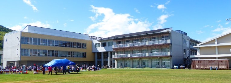 小学校　坂出小学校（小学校）まで589m