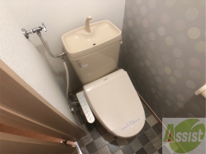 トイレ　トイレです。ウォシュレット付を探している方、おすすめです。