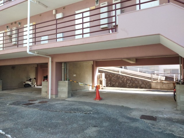 駐車場　【その他】敷地内駐車場あります。