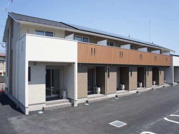 建物外観　上下階が使用できるオシャレなテラスハウスです☆