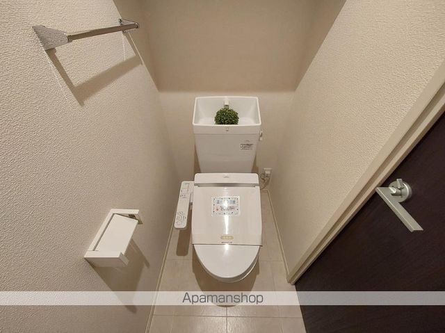 ＪＲ仙石線 陸前原ノ町駅 徒歩14分 3階建 築11年のトイレ写真