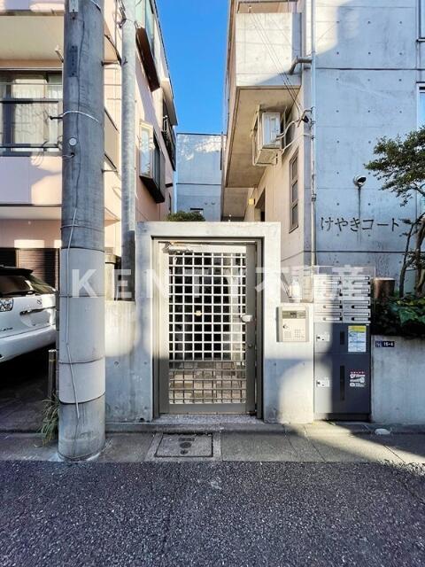 エントランス　毎日通るエントランスはこのようになっています