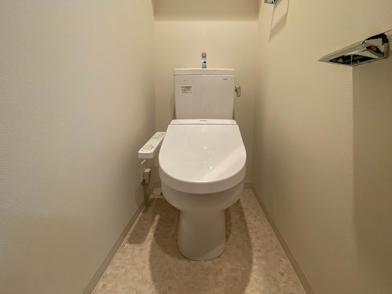 プレサンスジェネ新神戸ステーションフロントのトイレ写真