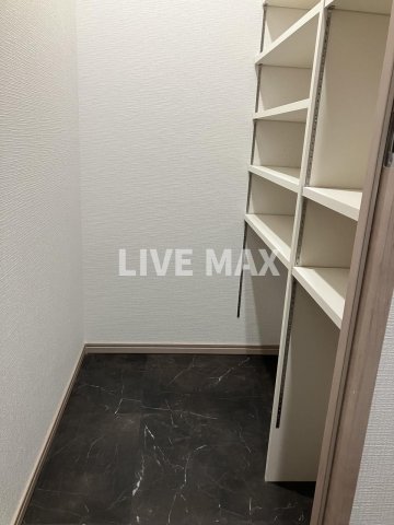 収納　★シューズクローク有