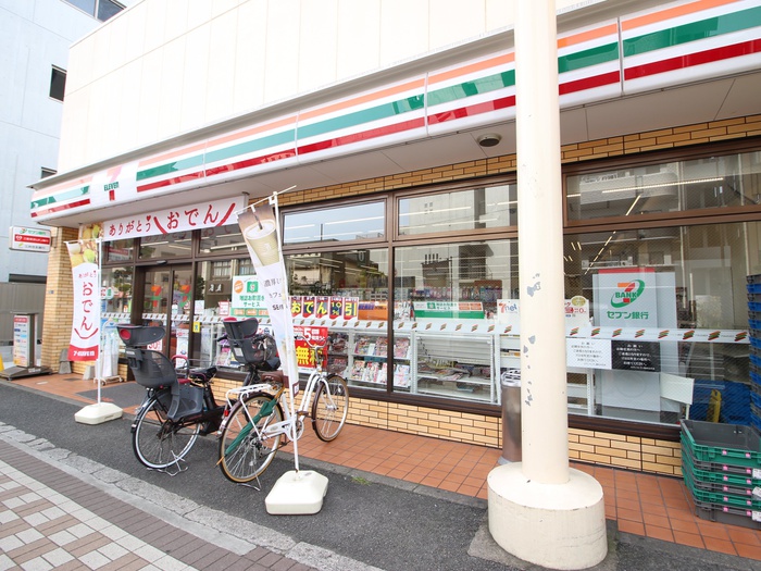 コンビニ　セブンイレブン（コンビニ）まで194m