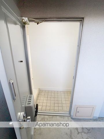 西駅ハイツの玄関写真